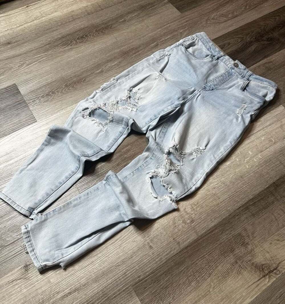 Elite Jeans Style P20738 Light Wash Distressed Ripped Denim Jeans Size 11/12